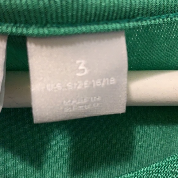 Chico’s Size 16/18 green long sleeve top. 95% acetate, 5% spandex mesh, Stretchy - Picture 6 of 6